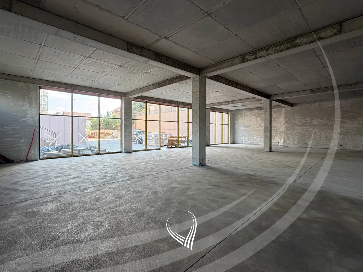 Lokal 1,188.40m2 në shitje në lagjen Prishtina e Re
