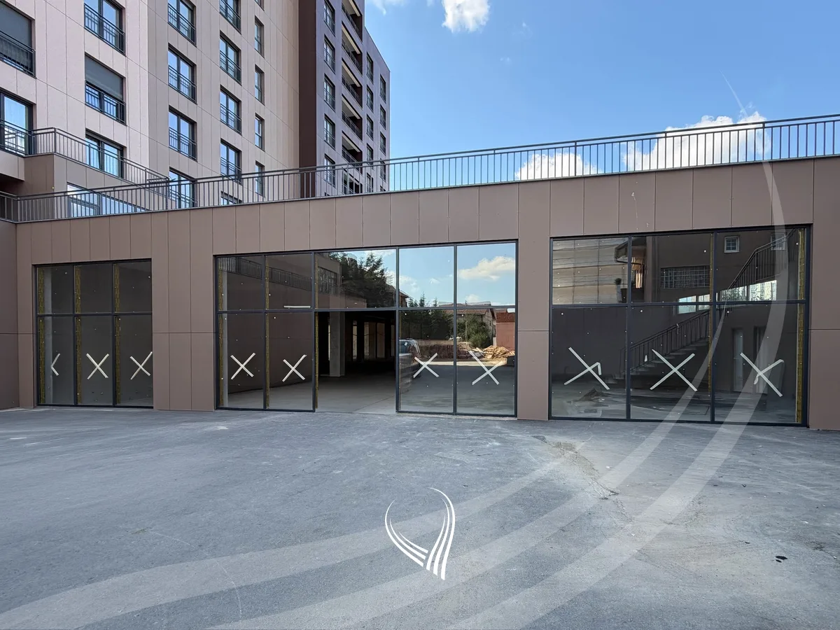 Lokal 1,188.40m2 në shitje në lagjen Prishtina e Re