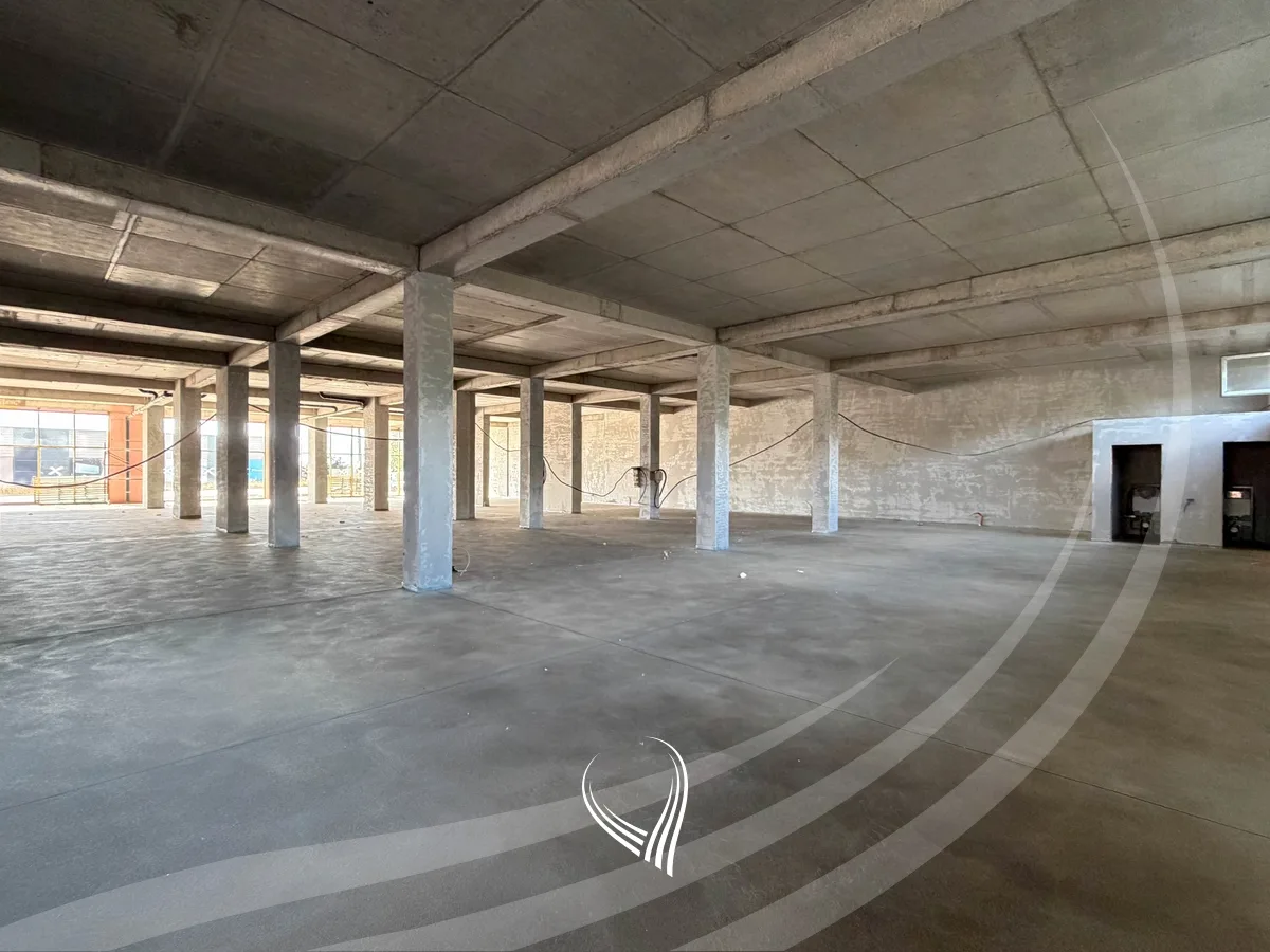 Lokal 1,188.40m2 në shitje në lagjen Prishtina e Re