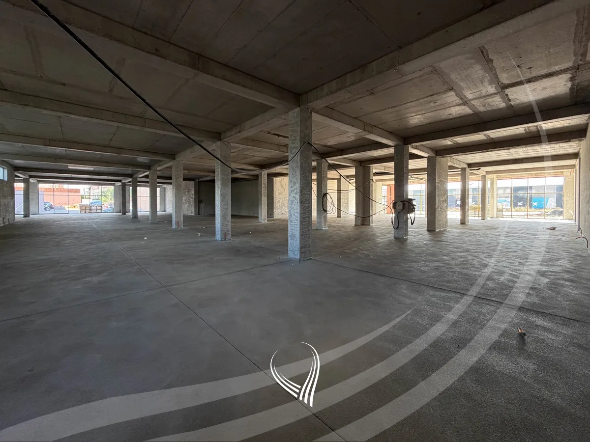 Lokal 1,188.40m2 në shitje në lagjen Prishtina e Re