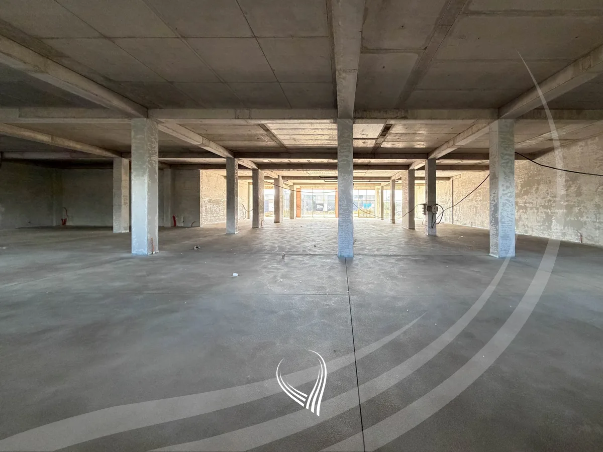 Lokal 1,188.40m2 në shitje në lagjen Prishtina e Re