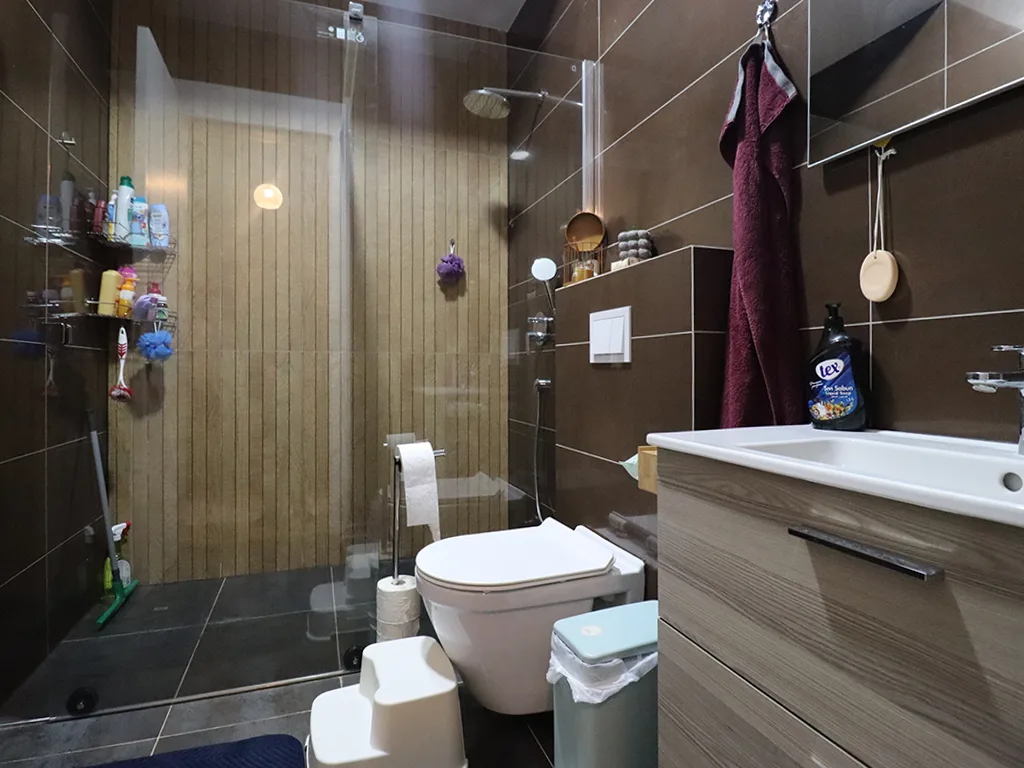 Terracier me qira 155m² + 91m² tarrace në Marigona Hill