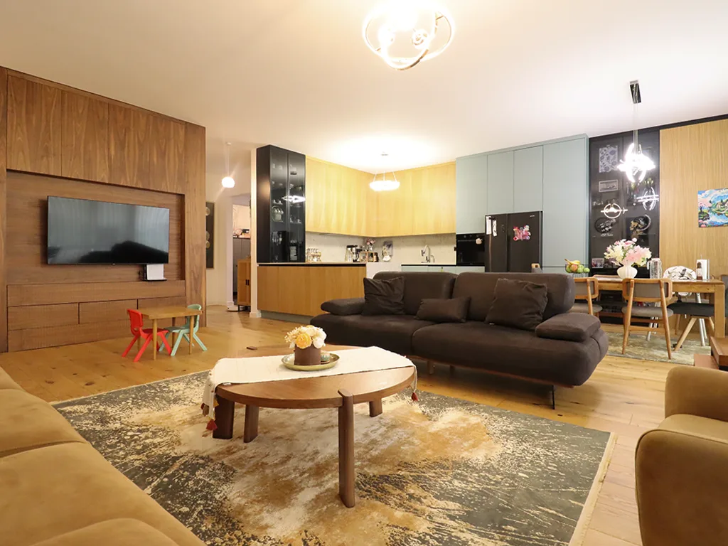 Terracier me qira 155m² + 91m² tarrace në Marigona Hill