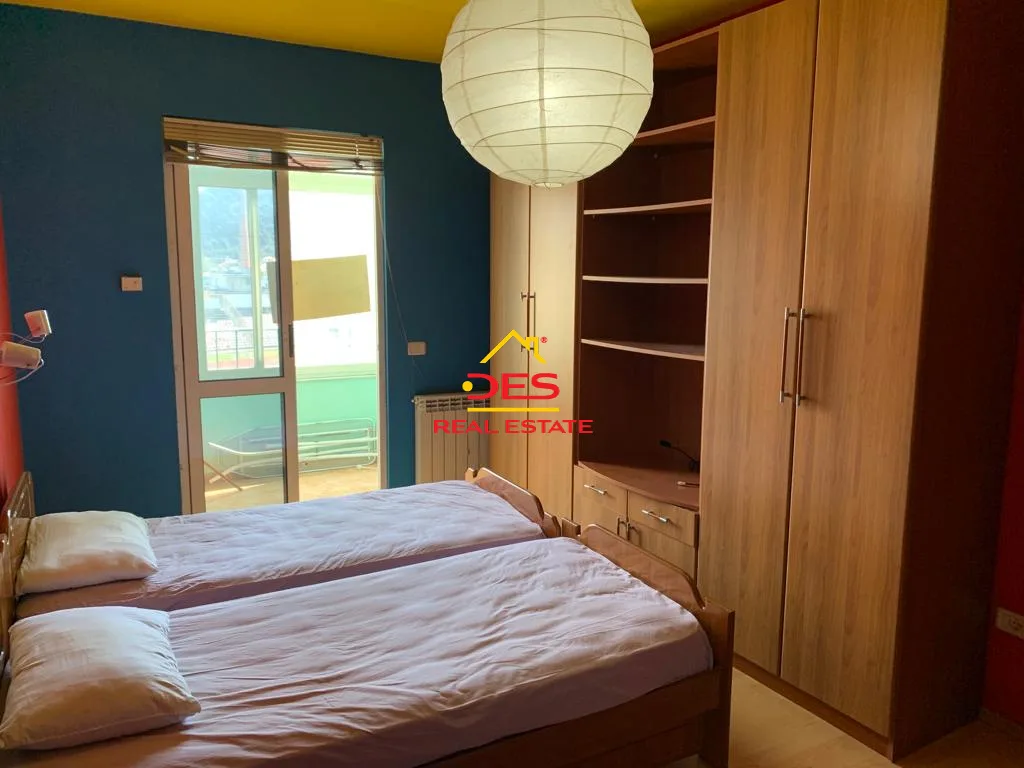 Jepet me qira apartament 2+1 i mobiluar, elbasan.