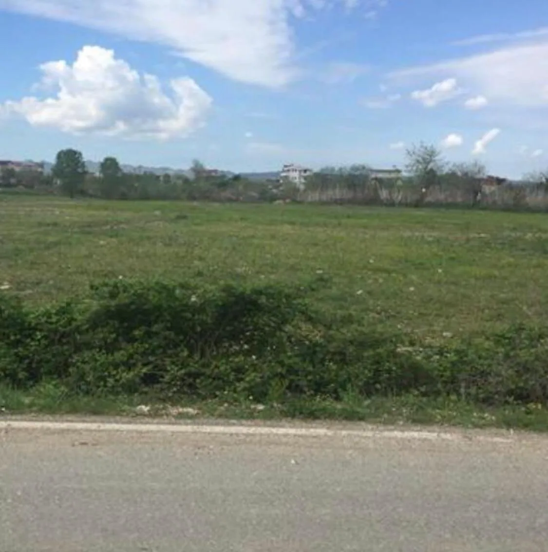 Shitet tokë 3000 m2 në çerkezë kamëz, tiranë.