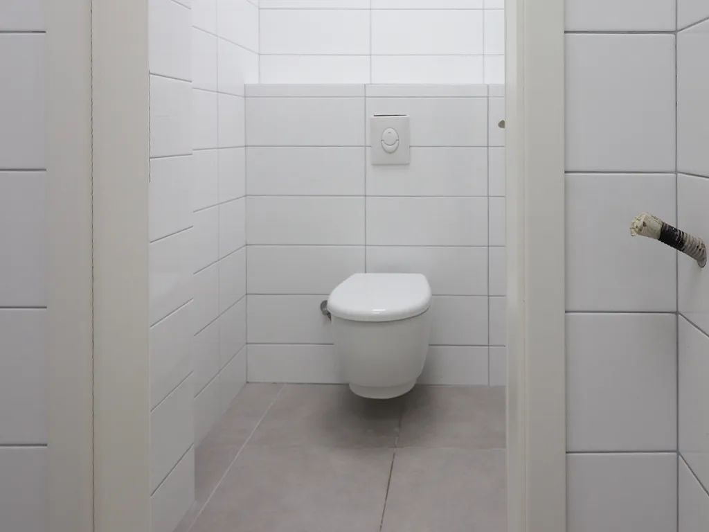 Lokal me qira me 1 hapësirë pune në Rrugën C