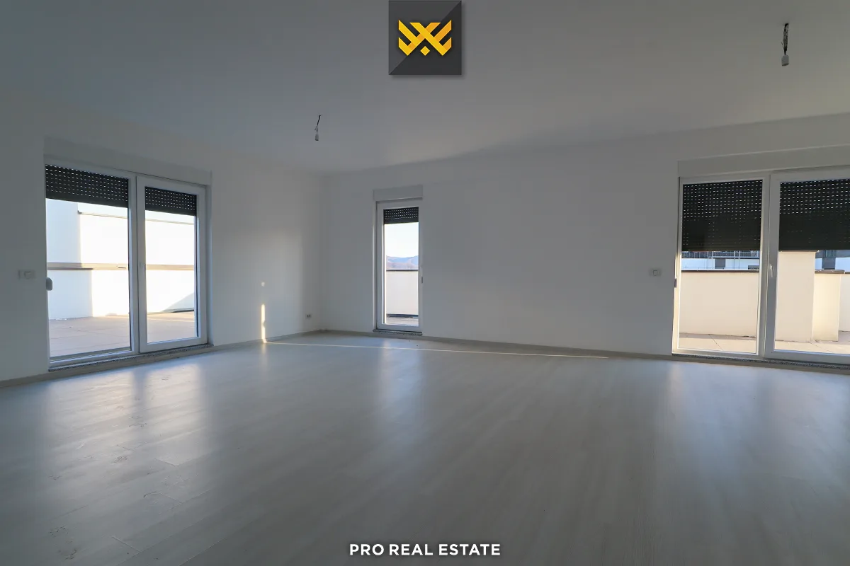 Banesë - Penthouse 270m² + 180m² për #SHITJE te Prishtina e Re