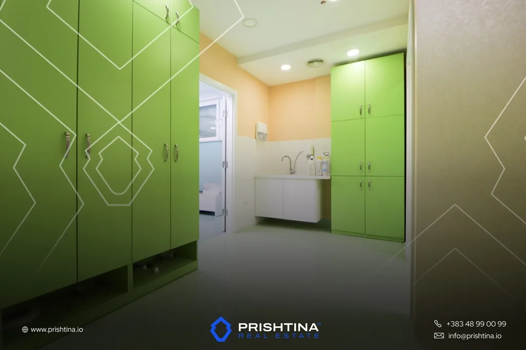 Objekt në #shitje 700m² në Prishtina e Re 🏢✨