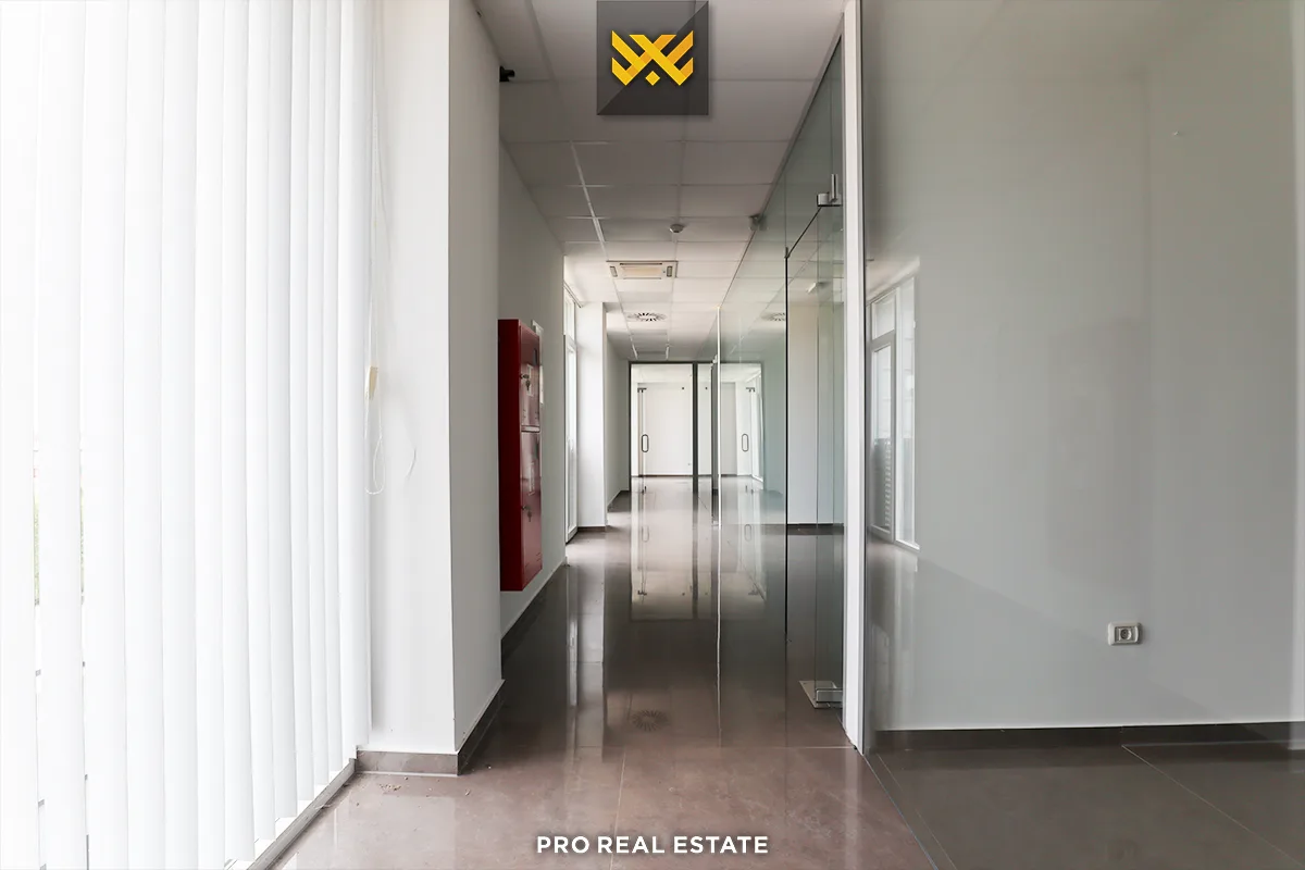 Objekt 2475m² me #QIRA në Sllatinë e Madhe