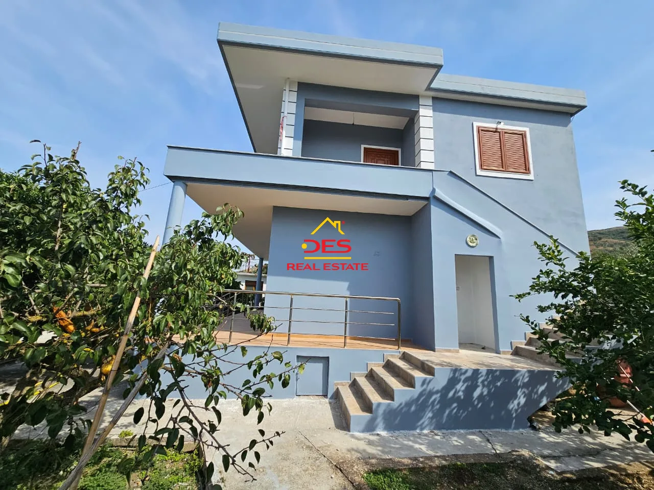 Shitet shtëpi private 2 kate në armen,vlorë.