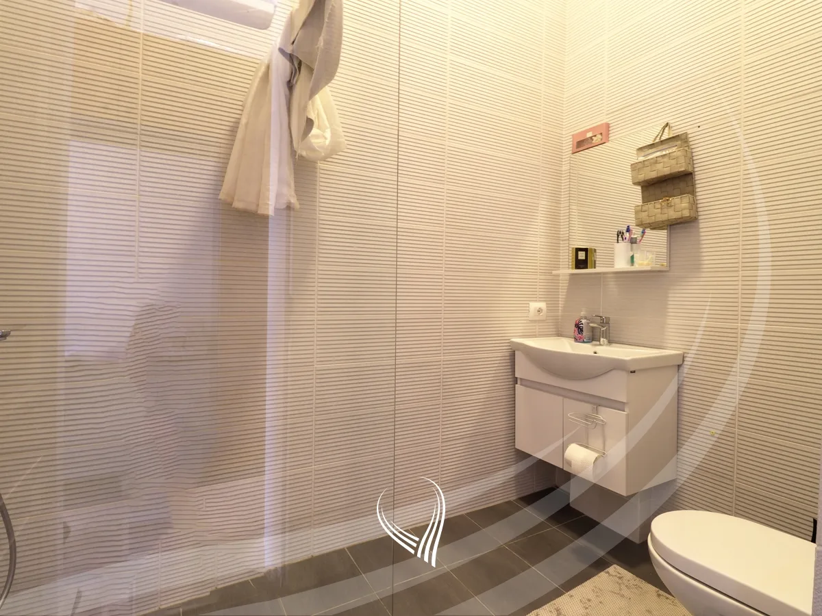 Banesë 210m2 me qira në lagjen Prishtina e Re – Prime City