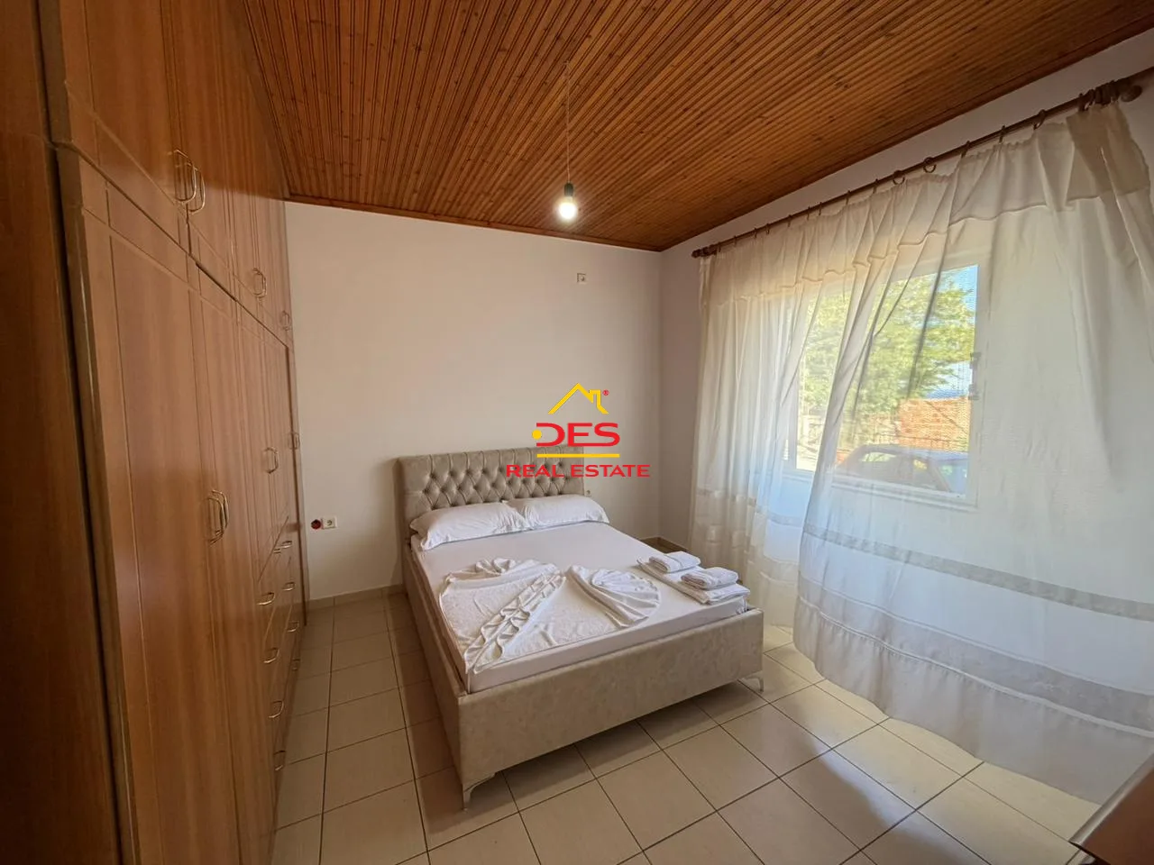 Shitet ndërtesë 3 katëshe në uji të ftohtë, vlorë – me pamje nga deti🌊