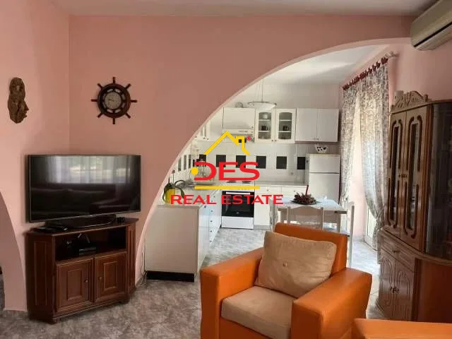 Jap apartament me qera 2+1 te rruga e kavajës