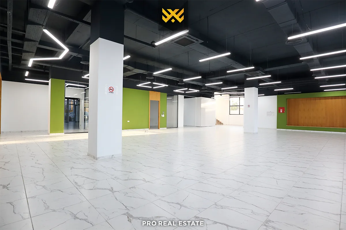 Objekt 3100m² për #SHITJE në Mitrovicë