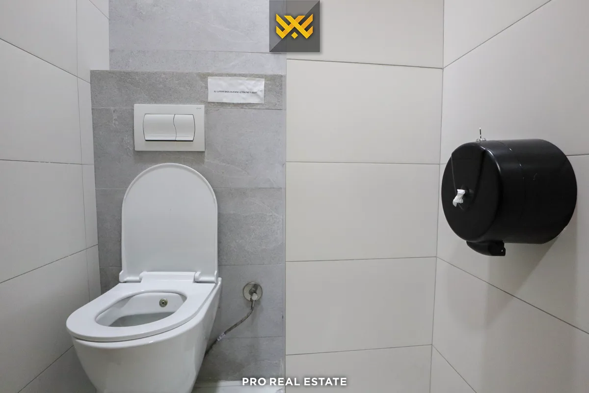 Objekt 3100m² për #SHITJE në Mitrovicë