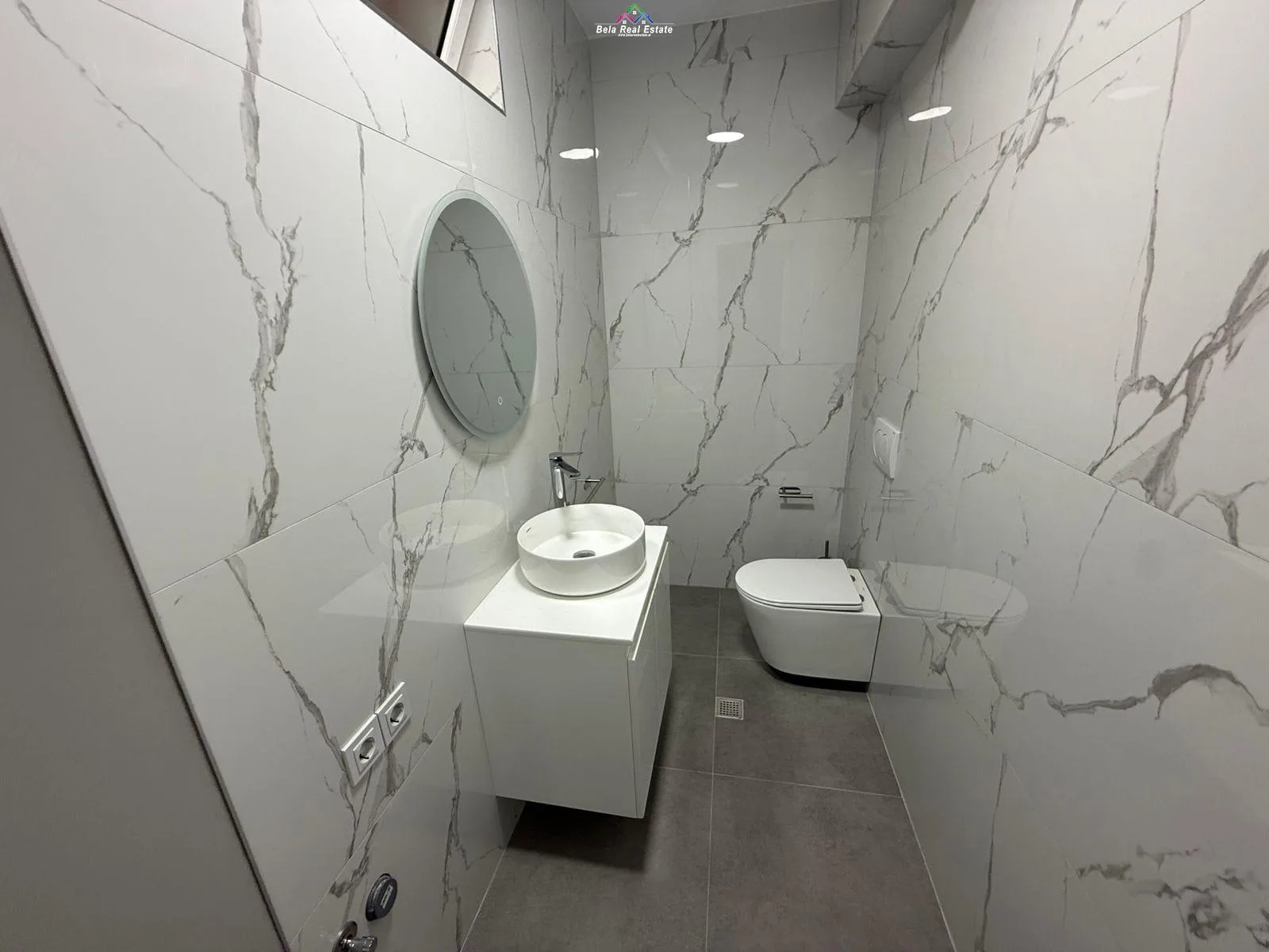 Zyre\Duplex me qera ne Qender (ID BZ2645) Tirane