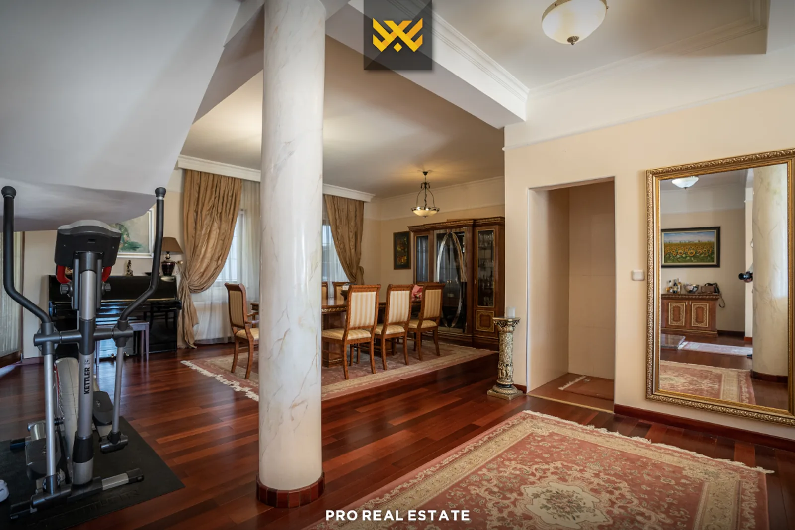 Shtëpi 380m² në #SHITJE në Taslixhe.