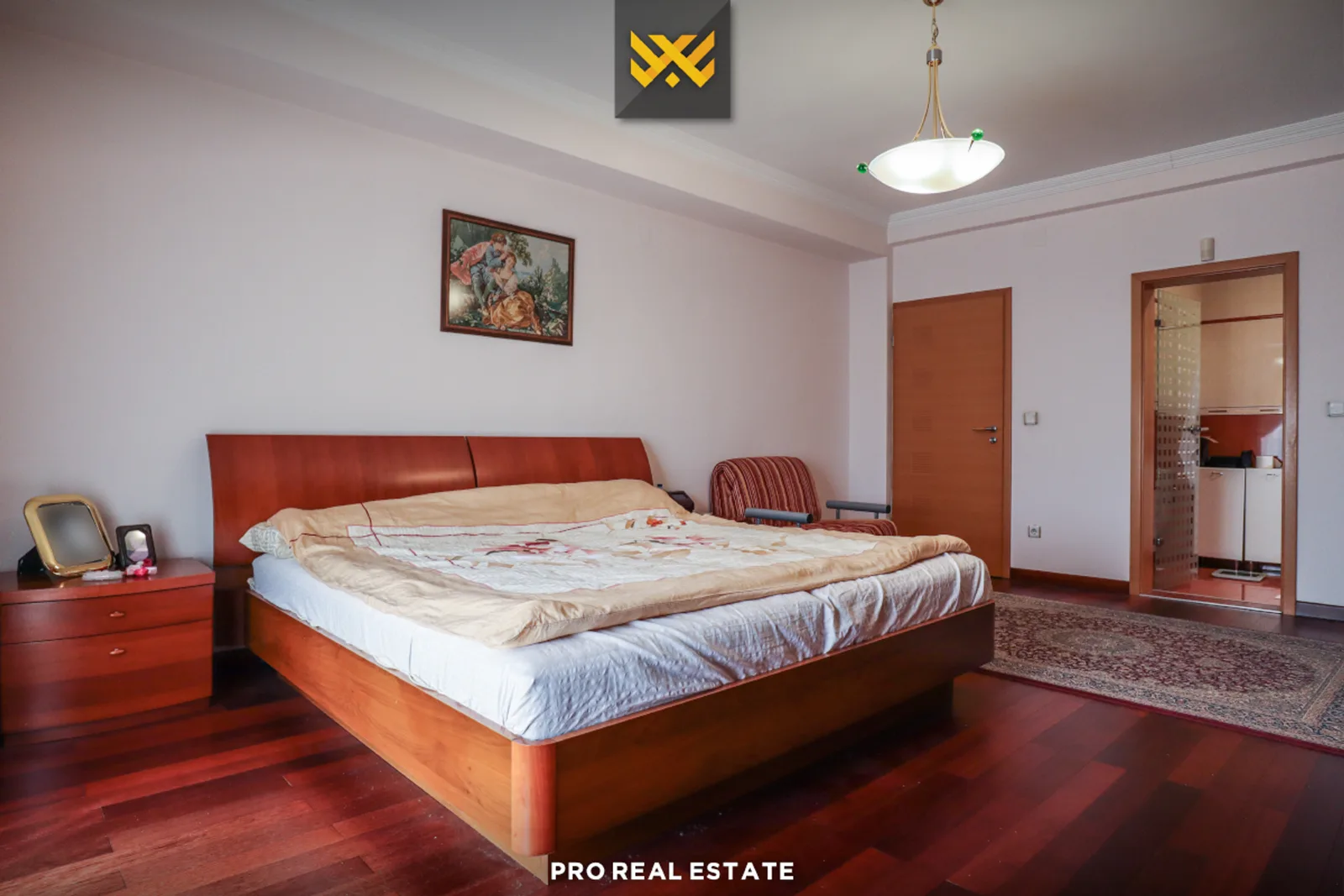 Shtëpi 380m² në #SHITJE në Taslixhe.