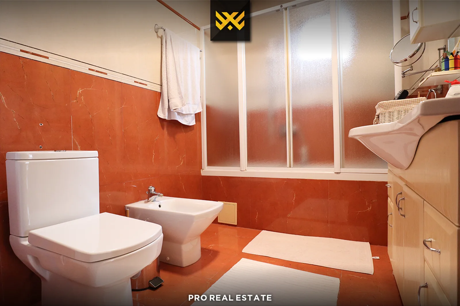 Shtëpi 380m² në #SHITJE në Taslixhe.