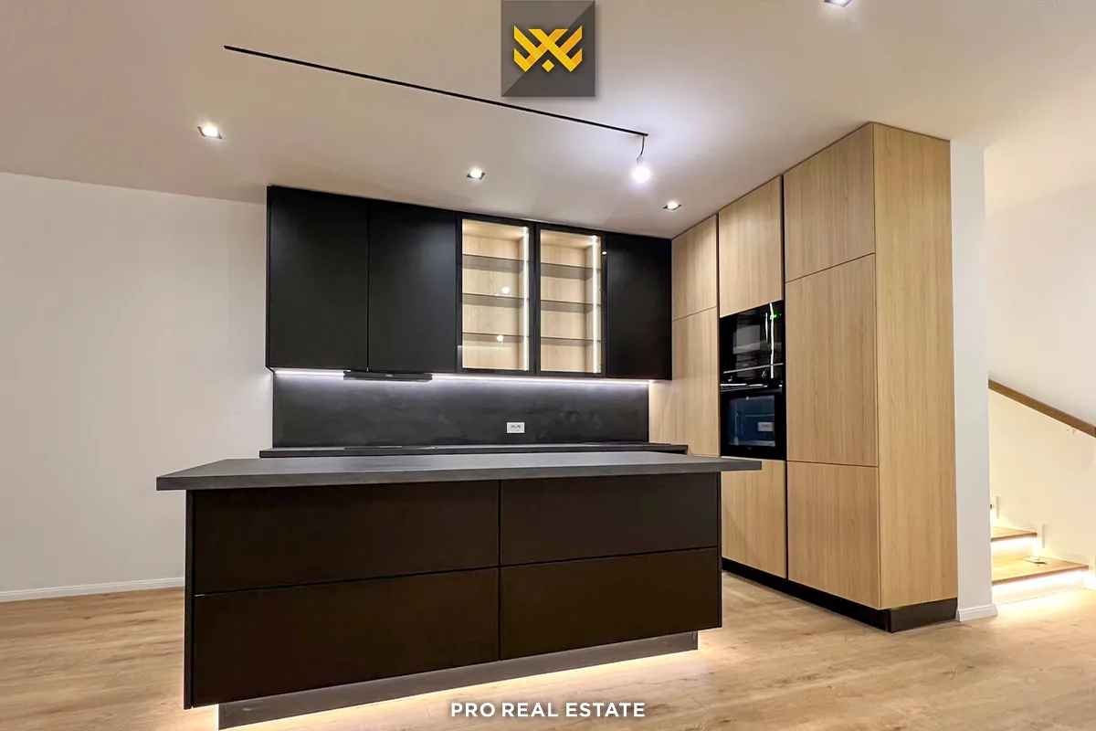 Shtëpi 210m² me #QIRA në Çagllavicë