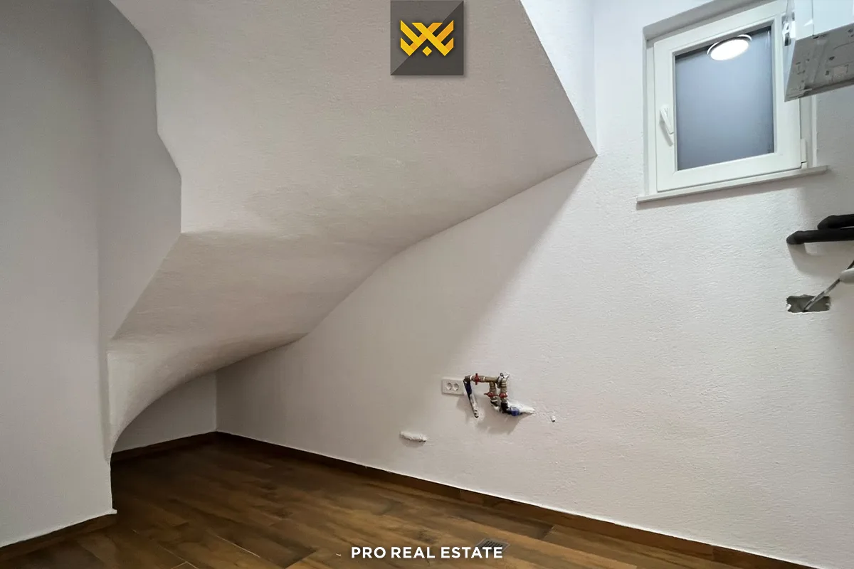 Shtëpi 210m² me #QIRA në Çagllavicë