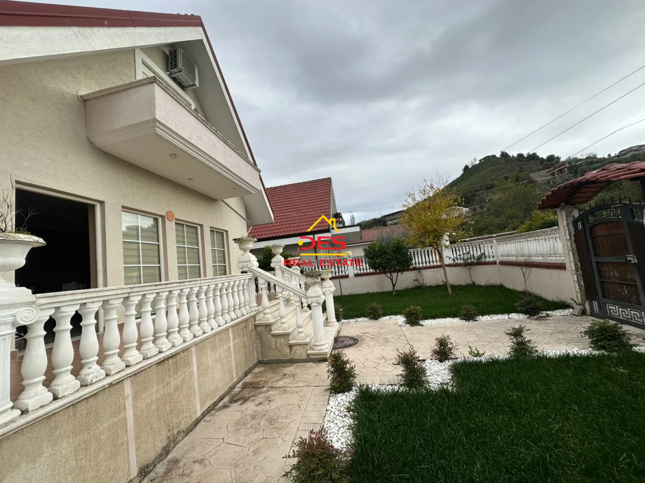 Shitet vilë 2 kate në lagjen krastë ,elbasan.
