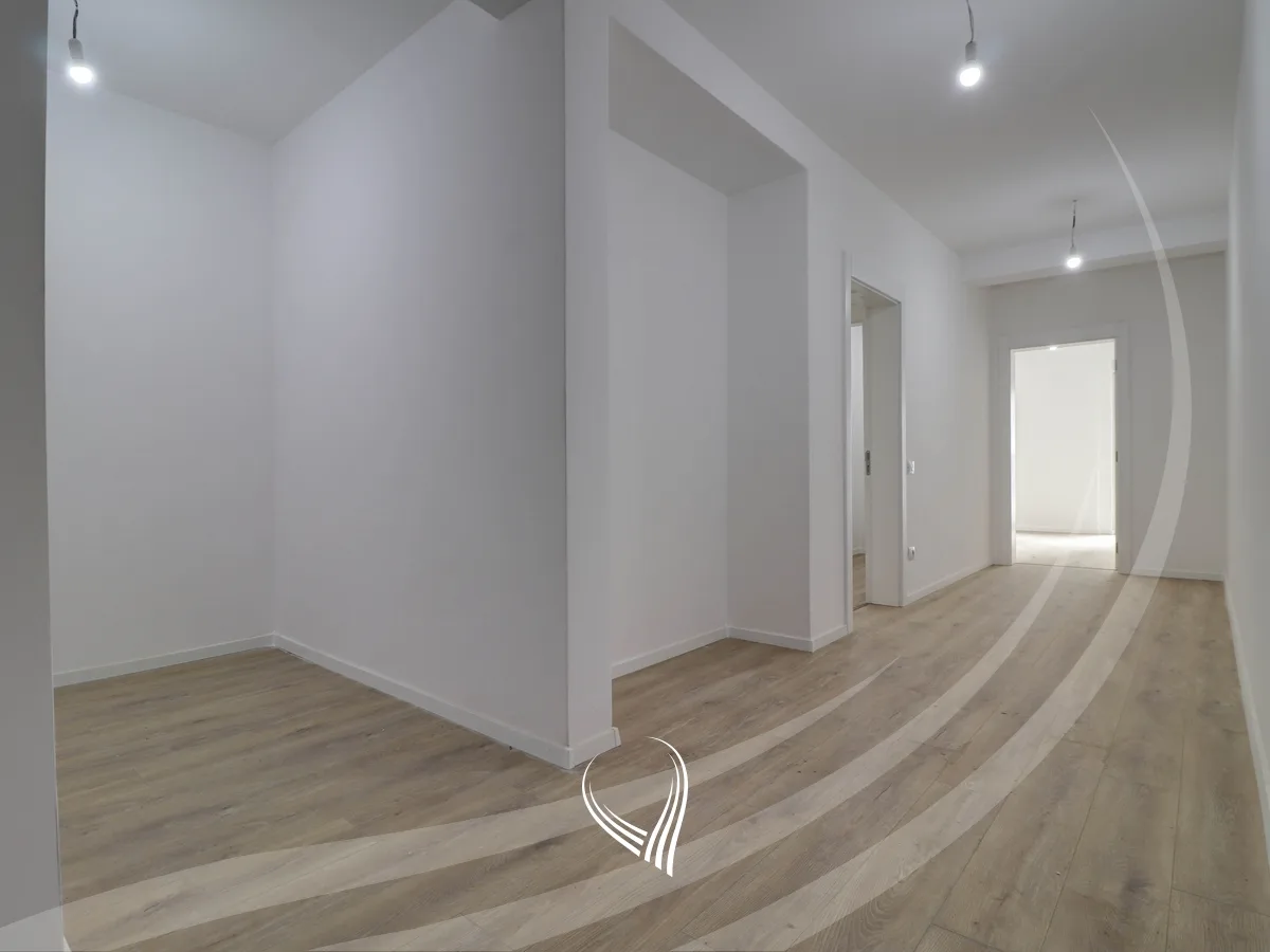 Banesë me 3 dhoma gjumi në shitje në lagjen Prishtina e Re – Grand Tower