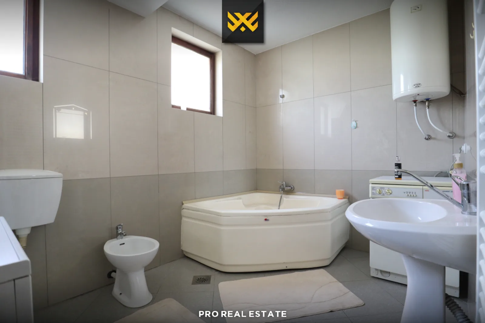 Shtëpi 250m² me #QIRA në Dragodan