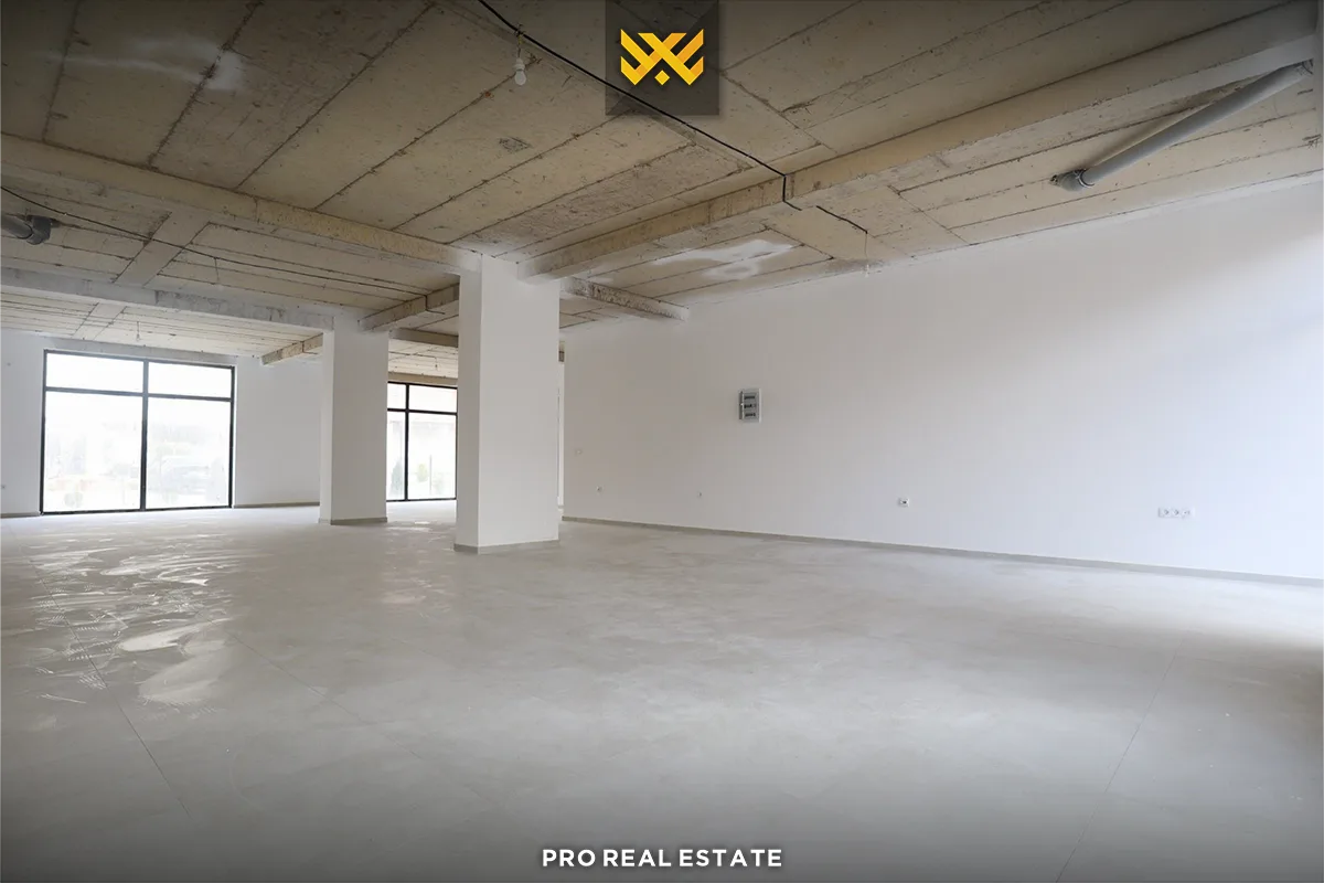 Lokal 185m² për #SHITJE në Fushë Kosovë.