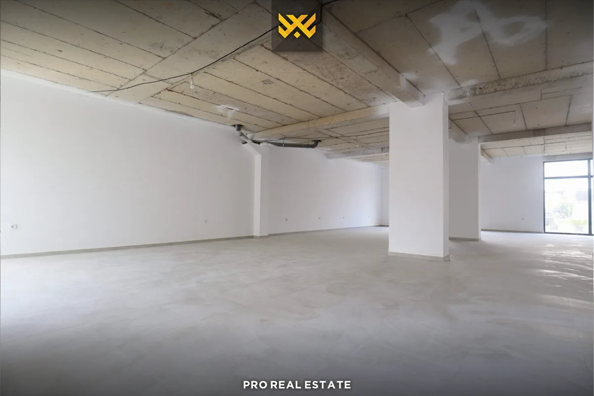 Lokal 185m² për #SHITJE në Fushë Kosovë.