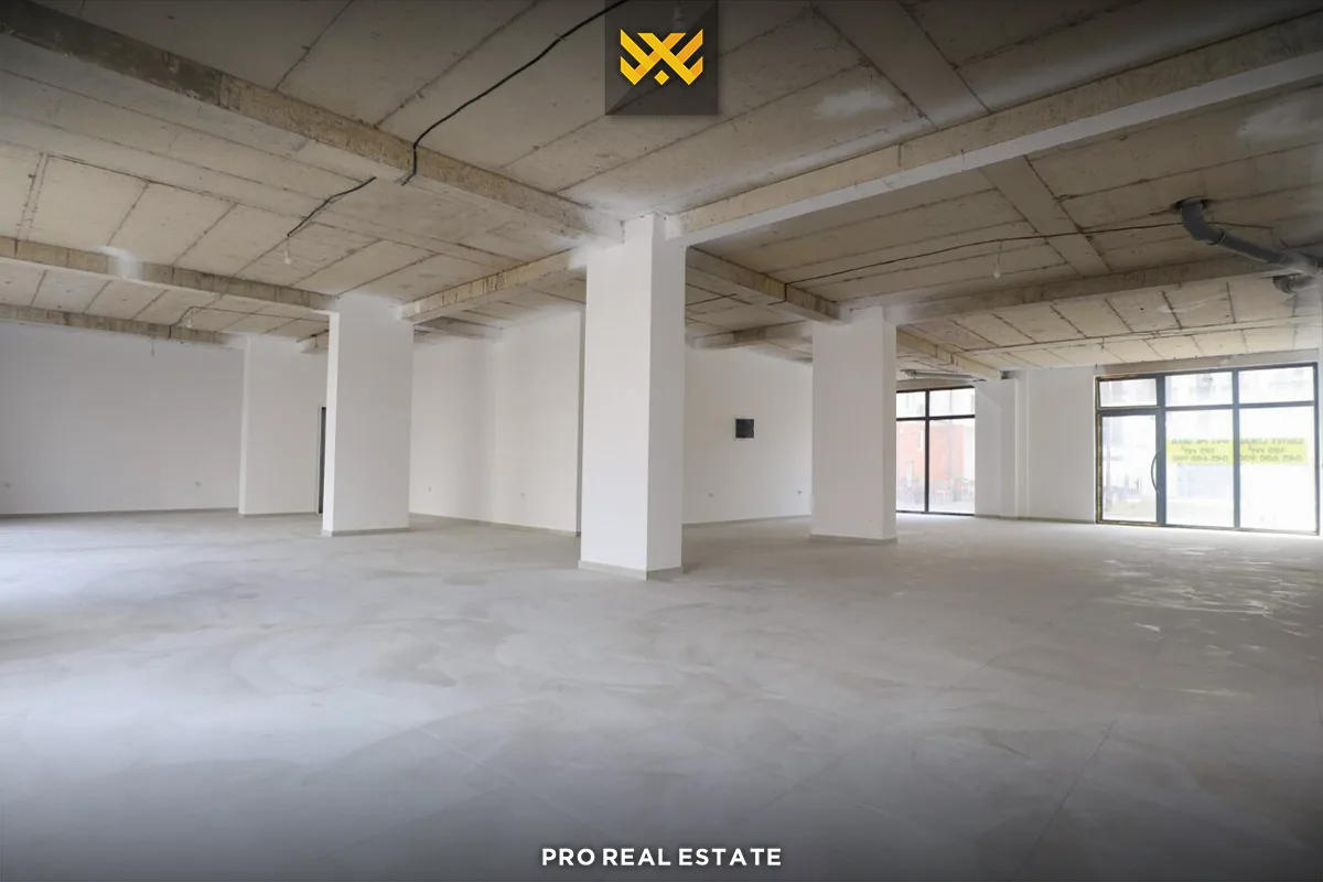 Lokal 185m² për #SHITJE në Fushë Kosovë.
