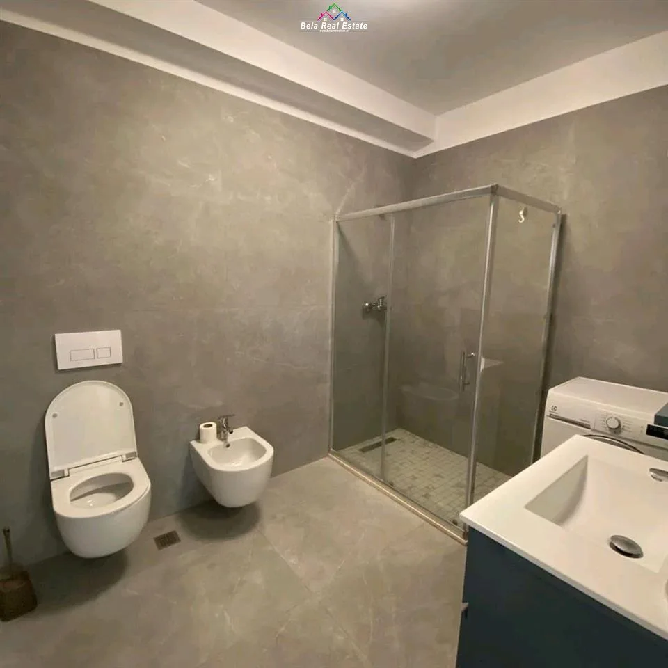 Apartament Ne Shitje 3+1+2 Tek Ish Fusha Aviacionit (ID B13080) Tirane