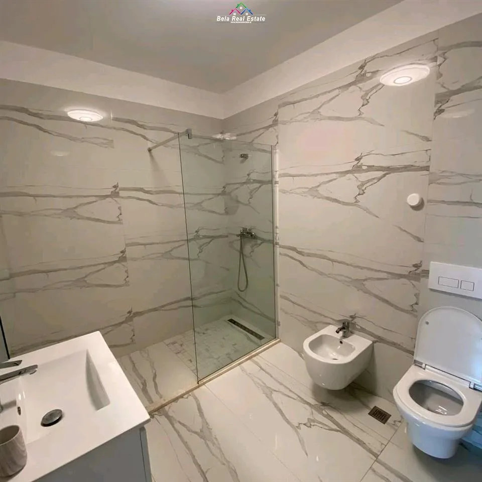 Apartament Ne Shitje 3+1+2 Tek Ish Fusha Aviacionit (ID B13080) Tirane