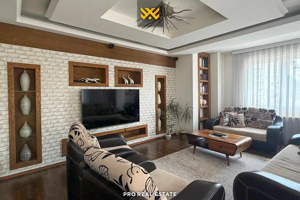 Banesë 100m² me #QIRA në Tophane