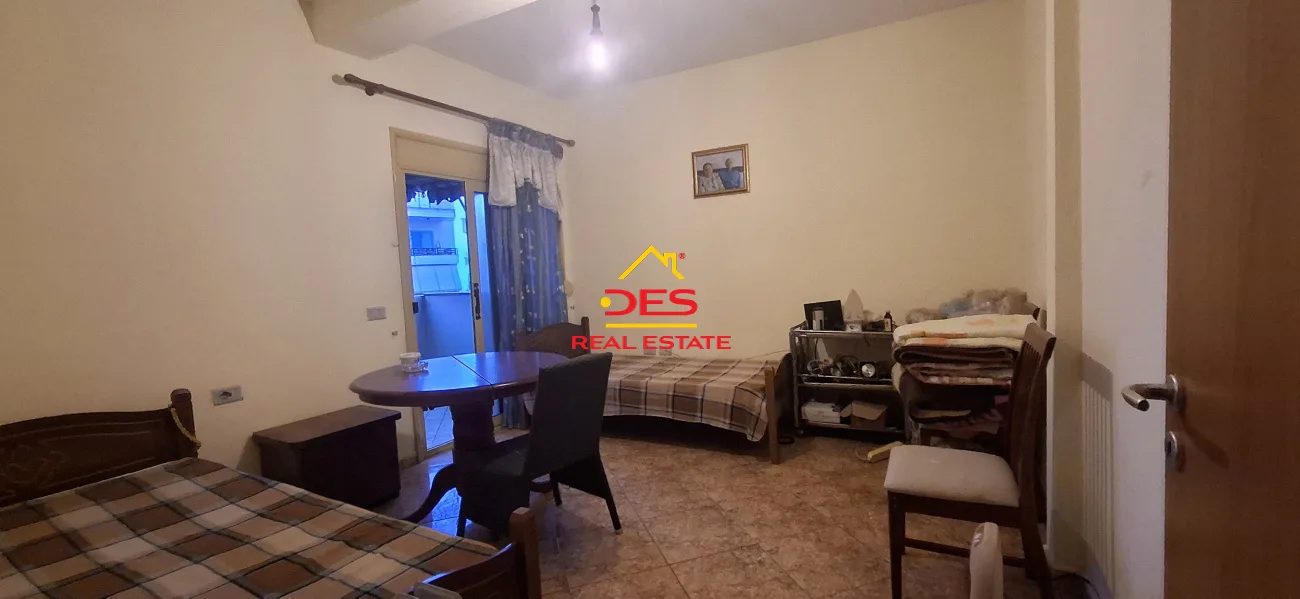 Jepet me qira apartament 2+1+2 pranë portit, vlorë