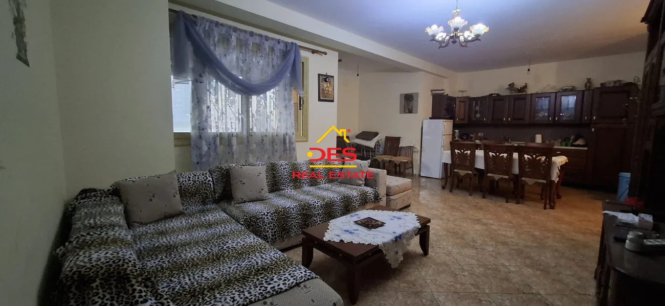 Jepet me qira apartament 2+1+2 pranë portit, vlorë