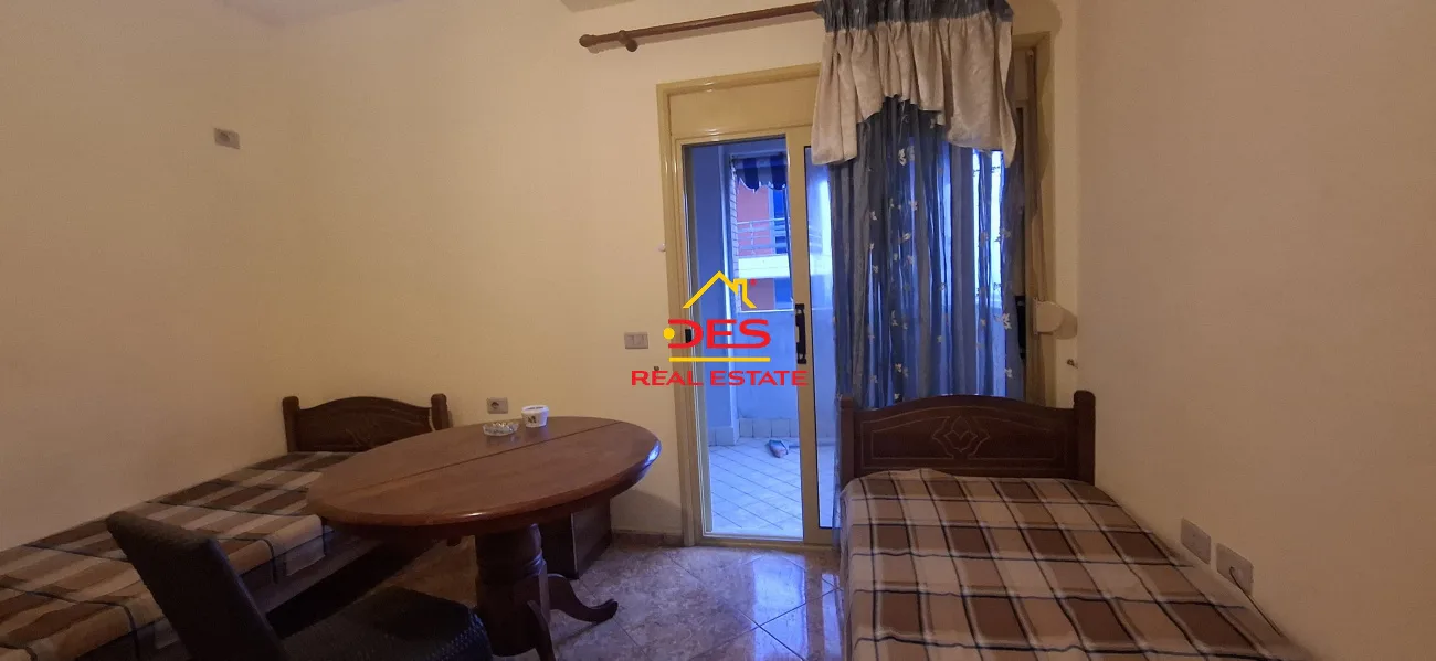 Jepet me qira apartament 2+1+2 pranë portit, vlorë