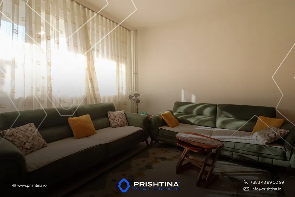 Banesë me qira 55m² në Qendër
