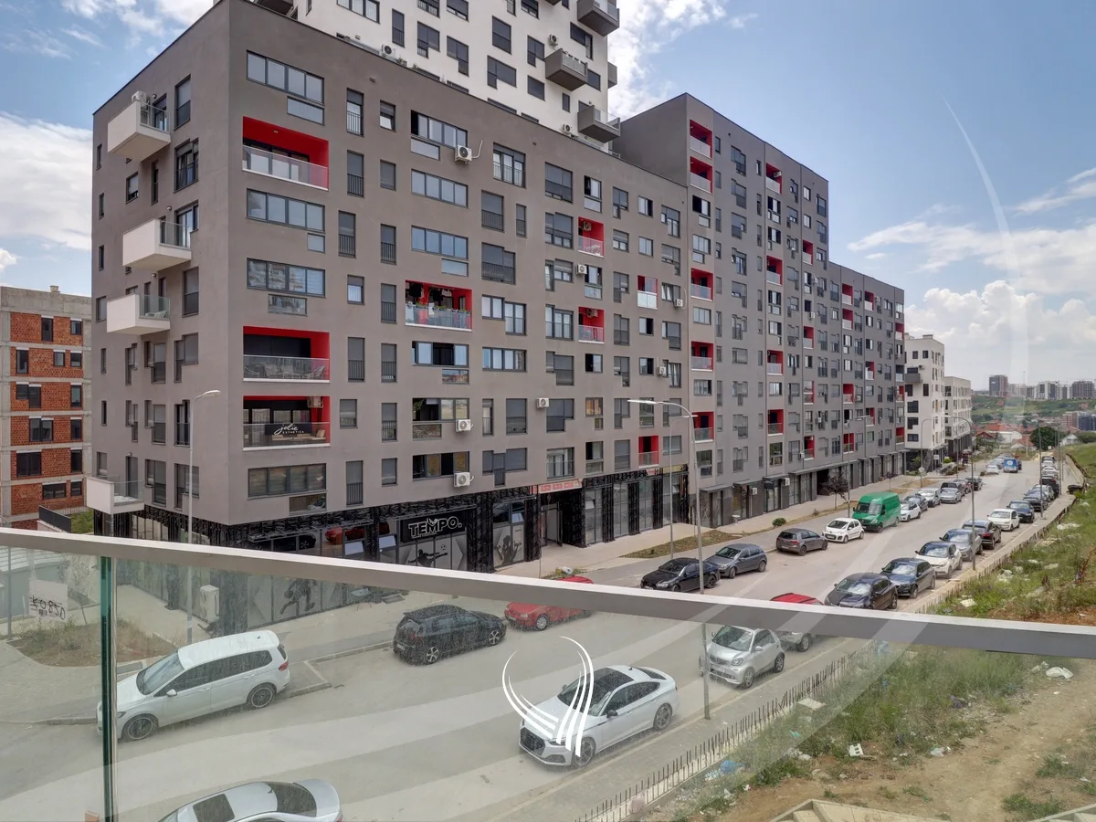 Zyre me 3 dhoma pune me qira në lagjen Mati 1 – Kodrina