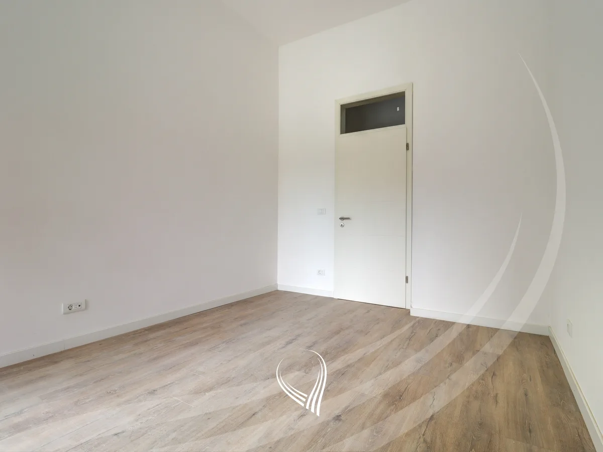 Zyre me 3 dhoma pune me qira në lagjen Mati 1 – Kodrina