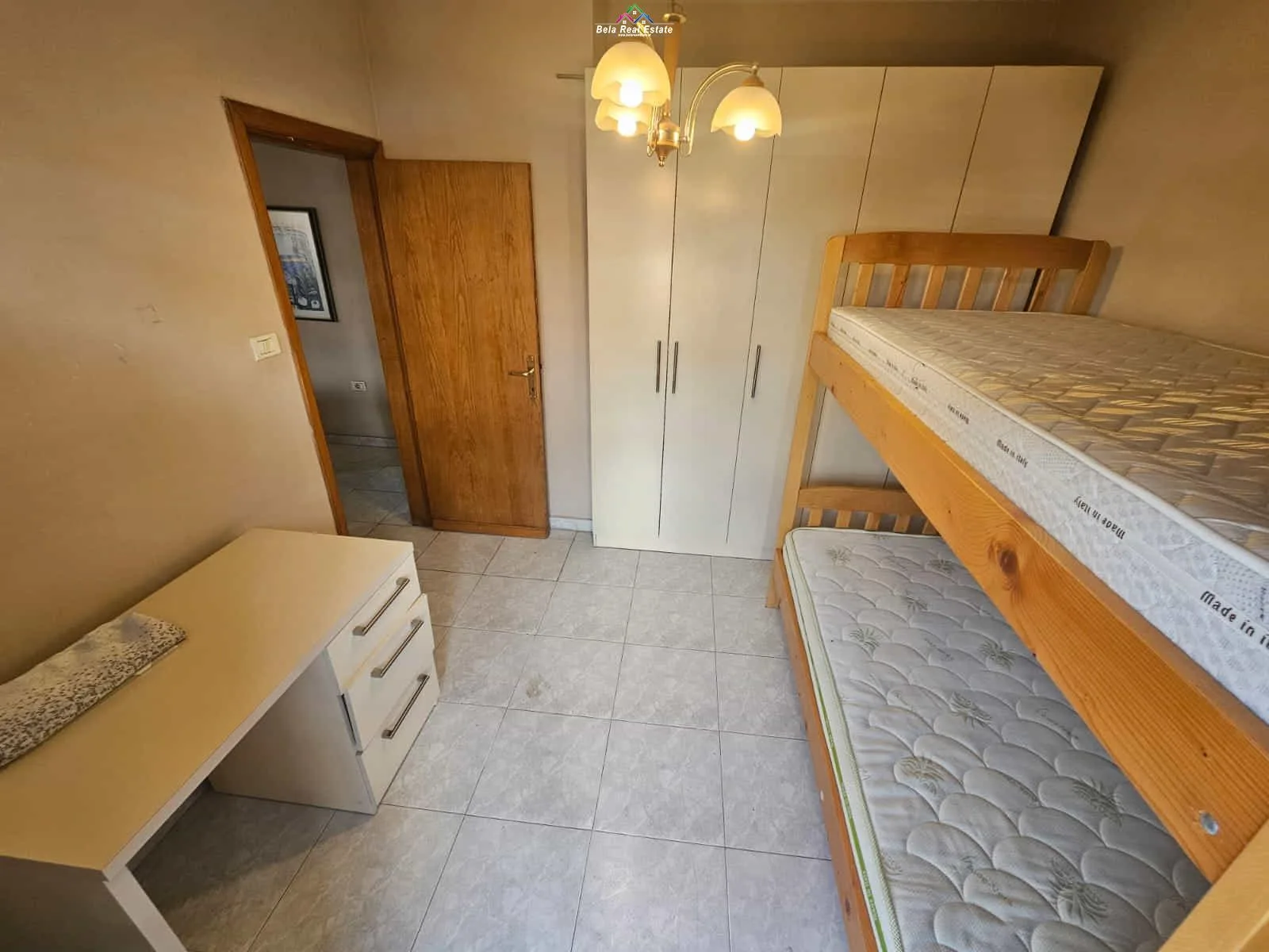 Apartament Ne shitje 2+1 Tek Bulevardi Zogu i Pare ( ID B121208) Tirane