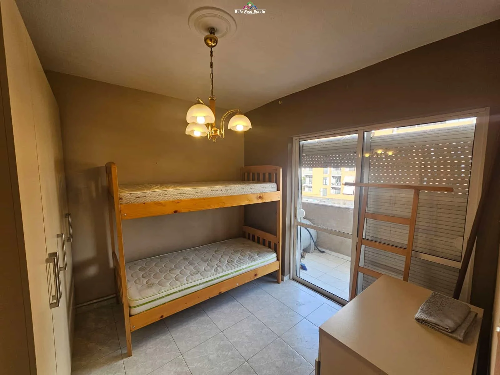 Apartament Ne shitje 2+1 Tek Bulevardi Zogu i Pare ( ID B121208) Tirane