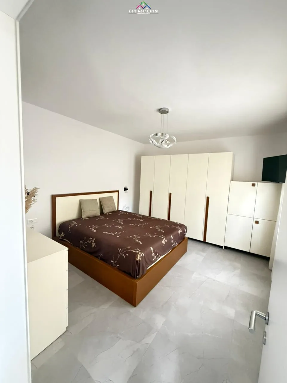 Vile/Dublex 2+1 Me Qera Tek Bulevardi Zogu i Pare (ID BV22567) Tirane