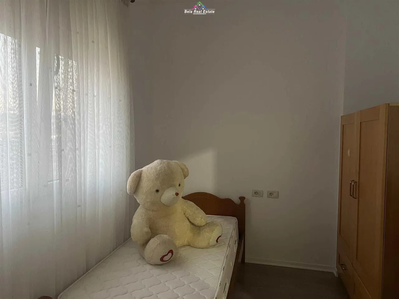 Apartament Me Qera 3+1+2 Tek Fusha E Aviacionit (ID B230139) Tirane
