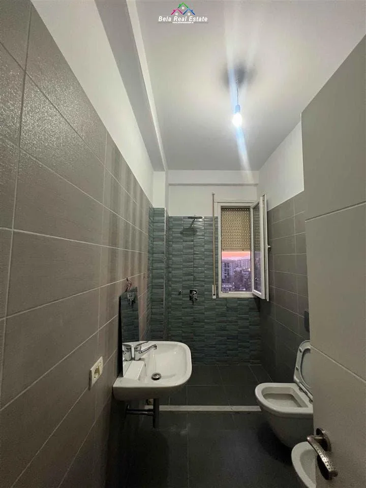 Apartament Me Qera 3+1+2 Tek Fusha E Aviacionit (ID B230139) Tirane