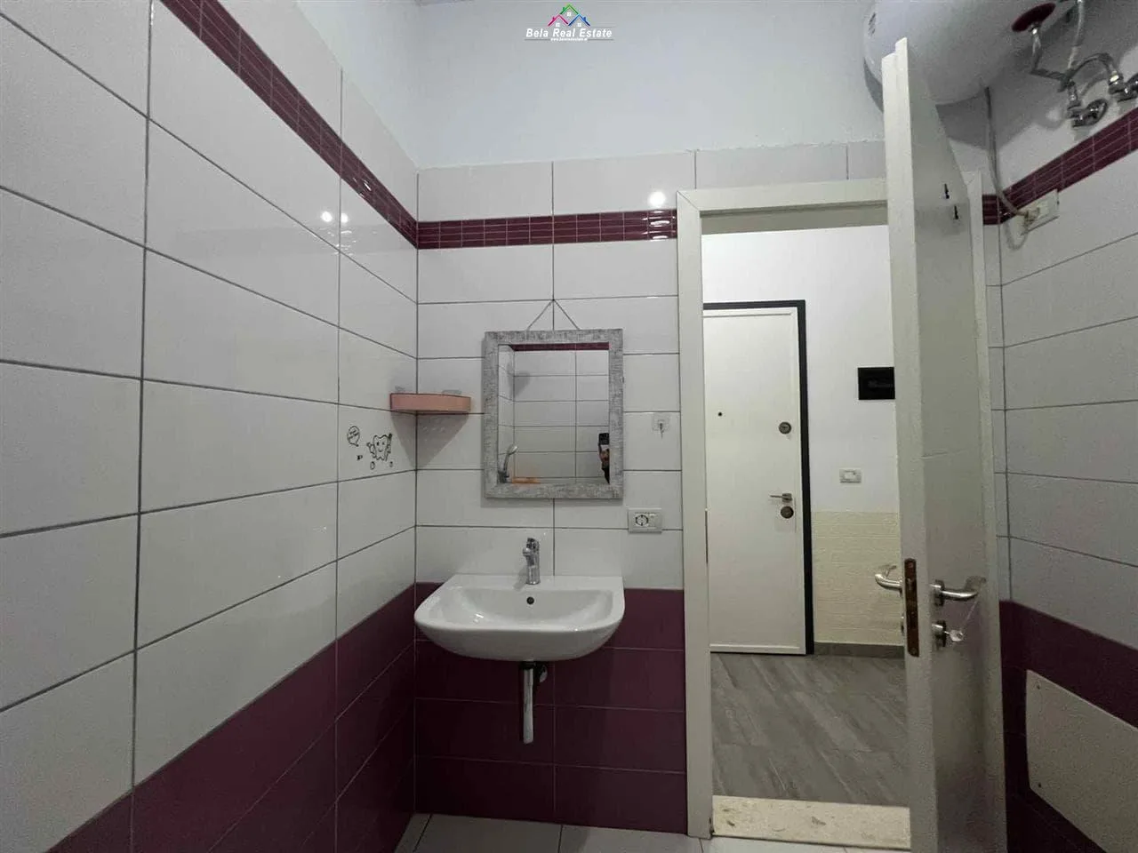 Apartament Me Qera 3+1+2 Tek Fusha E Aviacionit (ID B230139) Tirane