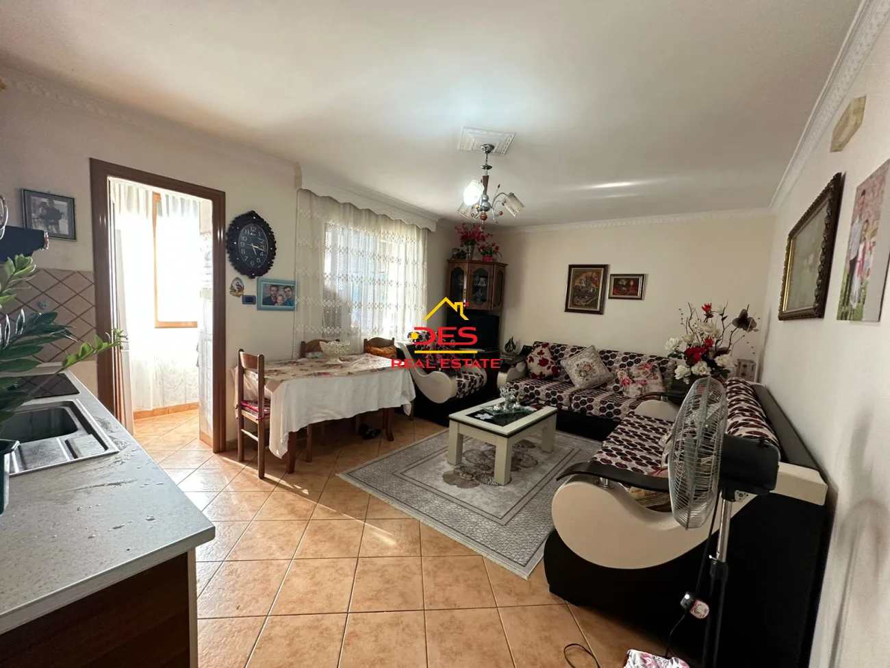 Shitet apartament 1+1 prane bulevardit, vlore