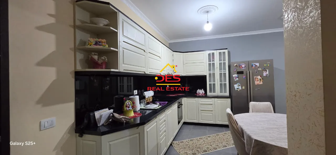 Shitet apartament 1+1 në transballkanike, vlorë.