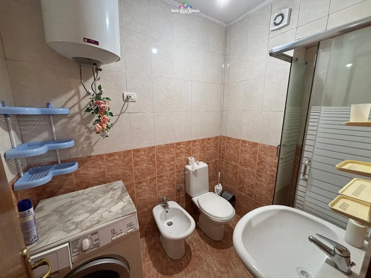 Apartament me Qera 1+1 Tek Komuna e Parisit (ID B2101561) Tirane
