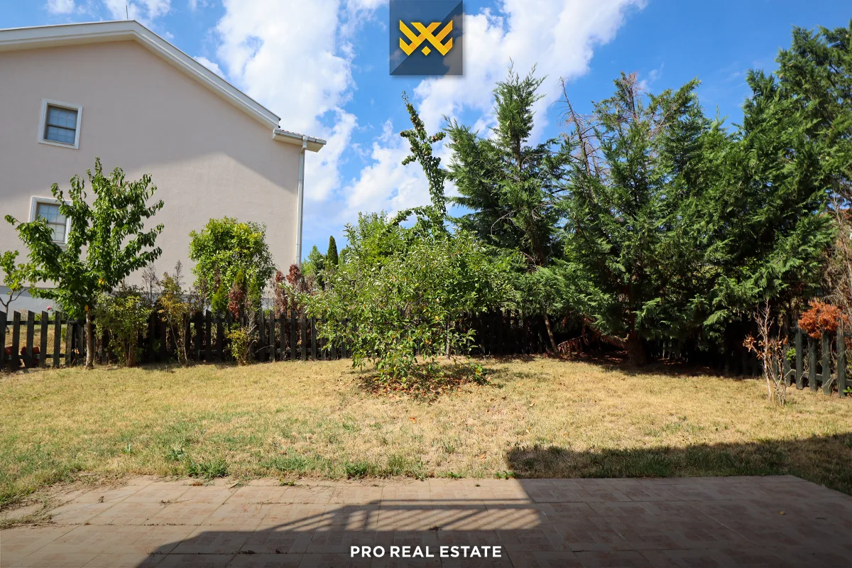Shtëpi 260m² me #QIRA në Lagjen Fshati Ndërkombëtar